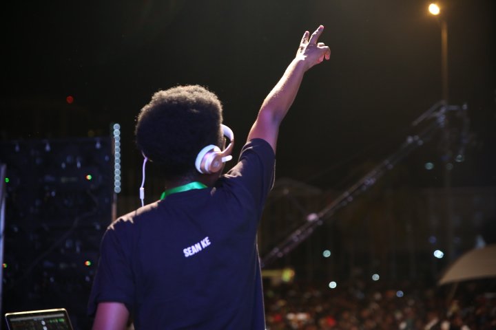 DeejaySeanke's tweet photo. Grace and Peace to your new week! You can't have Peace without accepting Grace... The unmerited favor of the Lord! Accepting this favor, leads to a peaceful life! #Dj #DjLife
#DeejaySeanKeXp
.
.
Picture by @kateshiks_photography https://t.co/7gvnaX8vdY