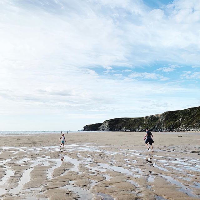 We’ve explored, eaten all the treats, caught up with friends and made the very most of the beach. Today is our last full day here at @watergatebay before we move on down the coast for couple of nights. ➡️ I’m joining in with <a href="/itsmadebyleah/">Made by Leah</a> with the #theh… ift.tt/2OmveDP