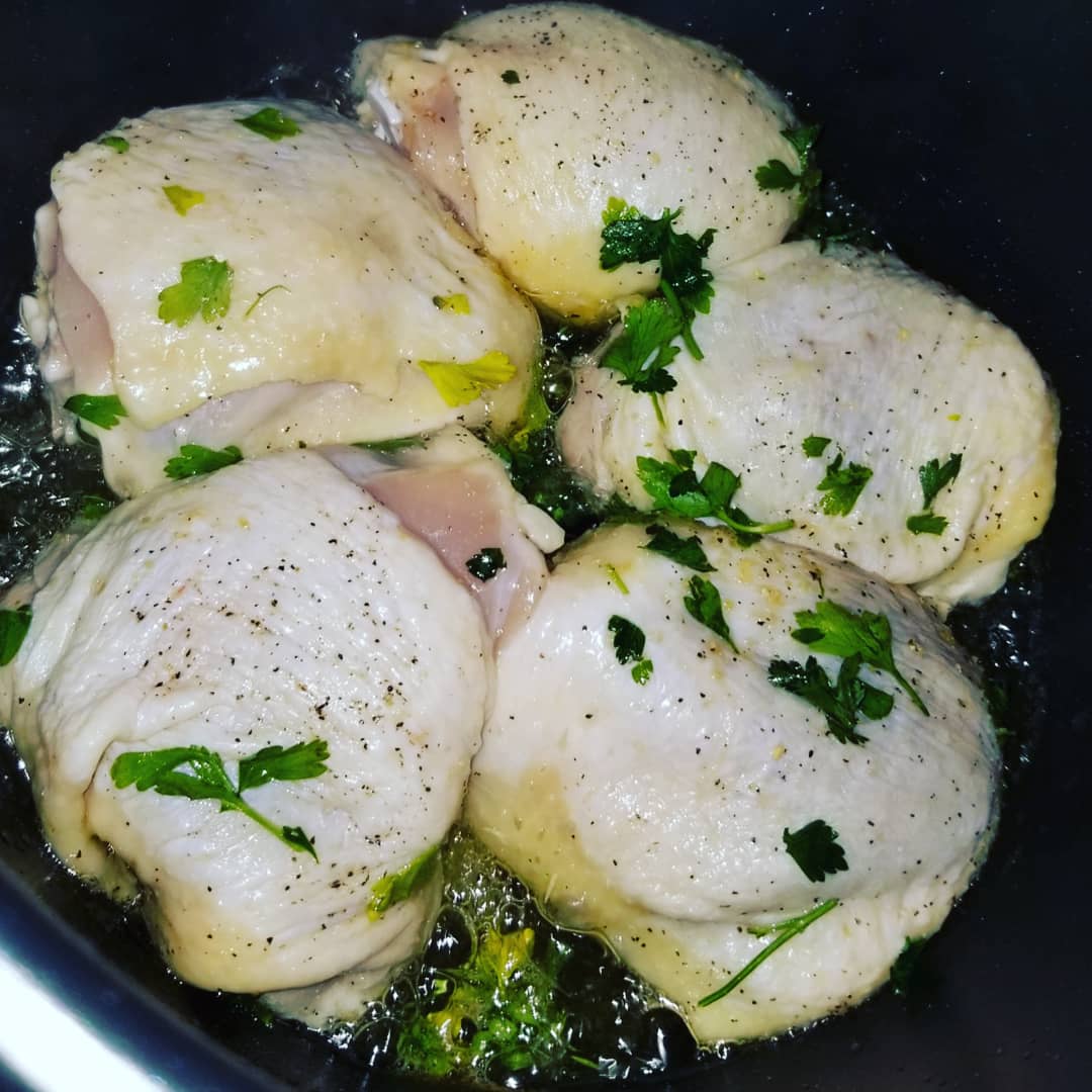 simplyjonez's tweet photo. Single Life is boring and cooking is therapeutic #SingleLife #chefcurrywiththepot #cooking
Ginger BBQ Chicken
Avocado Mayo pasta with veggies
Southern string beans https://t.co/E6k45ZuHGc