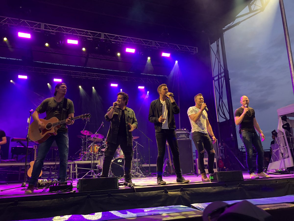 lana_bruneau's tweet photo. The pictures say it all. @HunterBros absolutely killed it at the howl at the moon festival in Morris! Can’t wait to go back next year. #howl19 https://t.co/64fDobcV7L