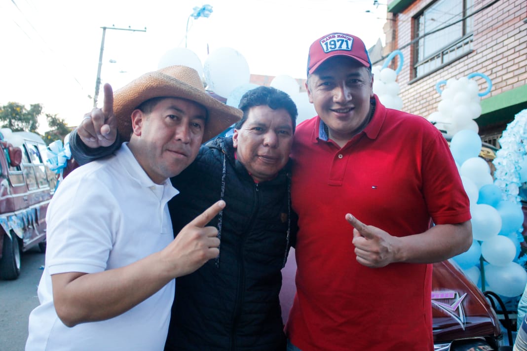 GiovaRamirezM's tweet photo. Con el concejal Alberto Plazas compartimos con los conductores de la empresa Carros del Sur y sus directivas, quienes nos expresaron las principales dificultades que se presentan en Soacha. Una mejor movilidad será prioridad en nuestro Gobierno.
#ConGiovanni https://t.co/y0M817K6A3