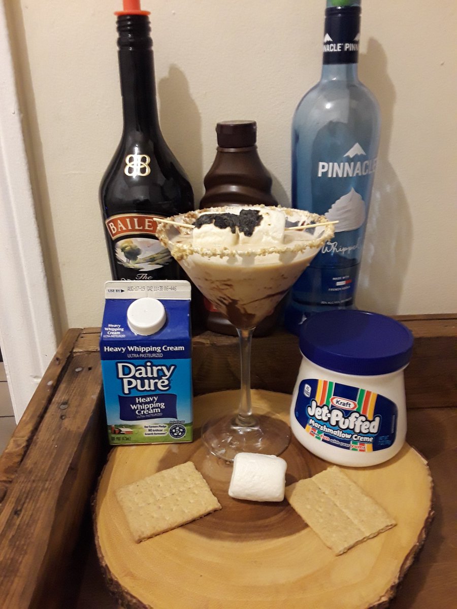 CameraPodcast's tweet photo. Come drink a s'more with us for our last July summer movies The Sandlot (1993) so much fun #smorecocktail #bailey #wipcreamvodka #jetpuffed #s'more #smore #cocktails #summerblockbuster https://t.co/pXo4xAMfDK
