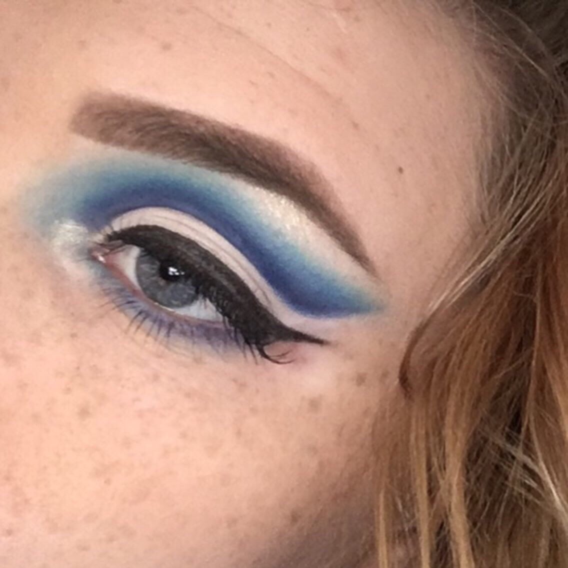 kayleighMU16's tweet photo. Blue cut crease
#brows #eyelooks #eyeshadowbase #eyeshadow #morphebabe #revolution #revolutionpro #plouisebase #plouisemakeup #eyemakeup #blueeyeshadow #nyxbrows #jeffreestarprlist #revolutionprlist #benefit #abhprlist #beautybayprsearch #glasgowmua https://t.co/KwpDg6uYCL