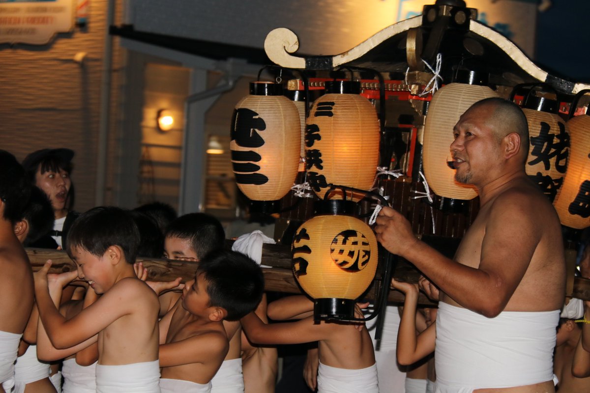 常陸大宮市 در توییتر ２６日の祇園祭の子供神輿です 直前の大雨で開催が危ぶまれましたが すぐに止んでくれました 雨上がりの蒸し暑い夏の夜空に 子供たちの元気な声が響き渡りました 常陸大宮