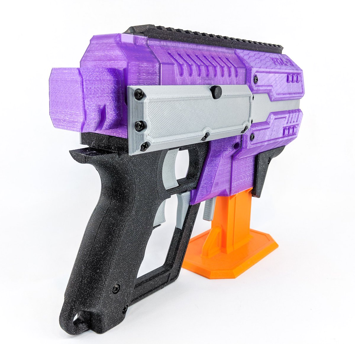 projectfdl's tweet photo. #0157 for Nicklas printed in @proto_pasta empire strike black, @wyzworks translucent purple and @hatchbox3d silver 
#projectfdl #fdl3 #fdlwee #3dprinting #makersgonnamake https://t.co/QvT55KstiN