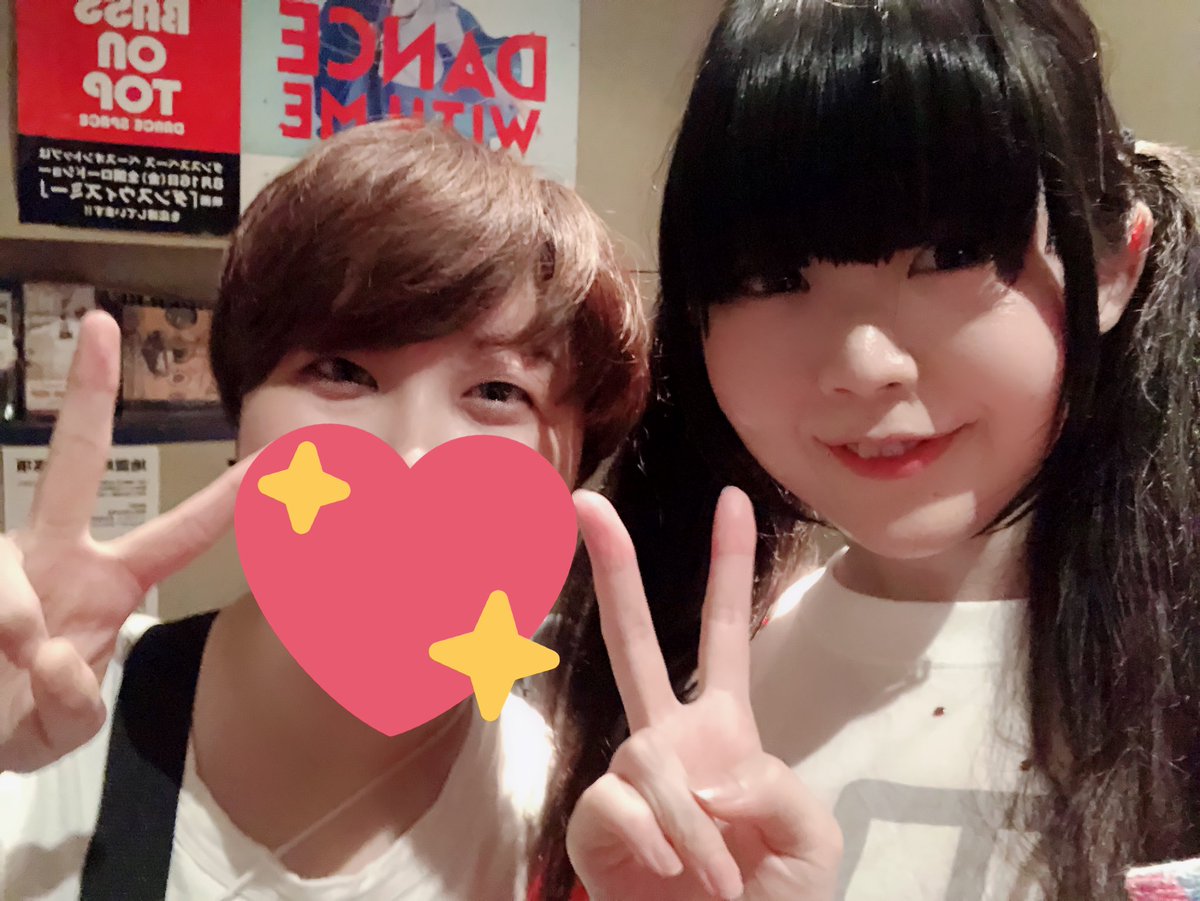 wgr_0w0's tweet photo. #TrinityLeap
#ふつか組
昨日の思い出!幸せ〜° ✧ (*´ `*) ✧ °
出演決まった頃は不安しかなかったけど、腹筋頑張ったり体力つけて、なんとか踊りきれた…!でもやはりギリギリだった、まだまだですね(˘ω˘)
本家はこれに歌も歌ってるんだから本当にすごい(←毎回言ってる) https://t.co/tnk8ubAY6y