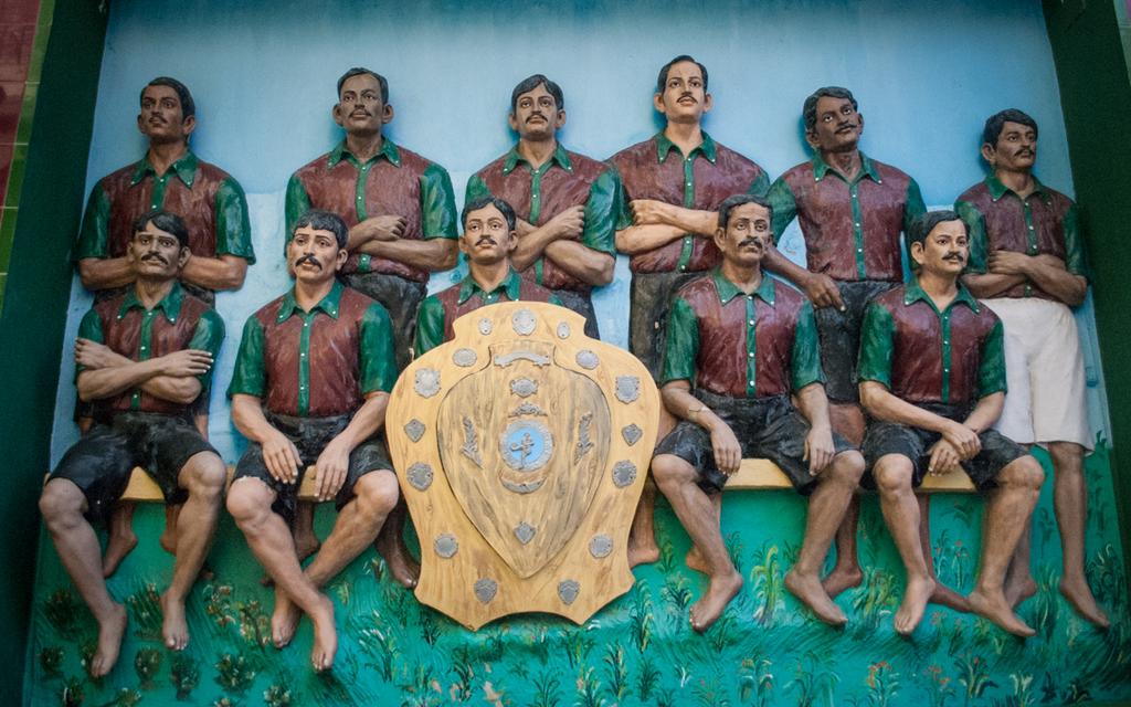 IndianfootballH's tweet photo. #OnThisDay in 1911, Mohun Bagan with ten bare feet players defeated East Yorkshire Regiment 2-1 to win IFA Shield. This was first major trophy won by an Indian club &amp; remains one of the pivotal incidents in history of Indian sports #IndianFootball https://t.co/POVVJ01Axh