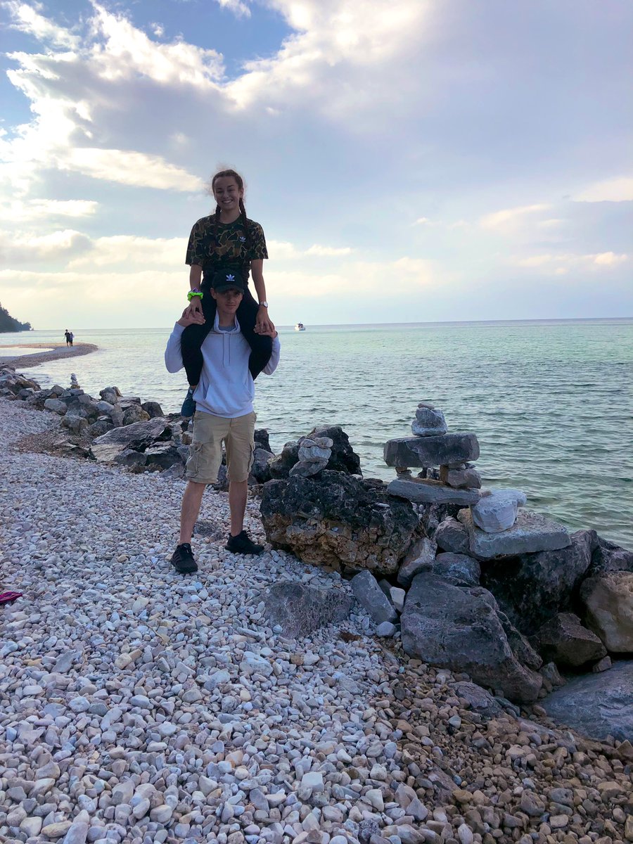 indeewinchell's tweet photo. Thankful I have a bf with big enough shoulders to always carry me on them 💓 https://t.co/n5o2gaZ5cv