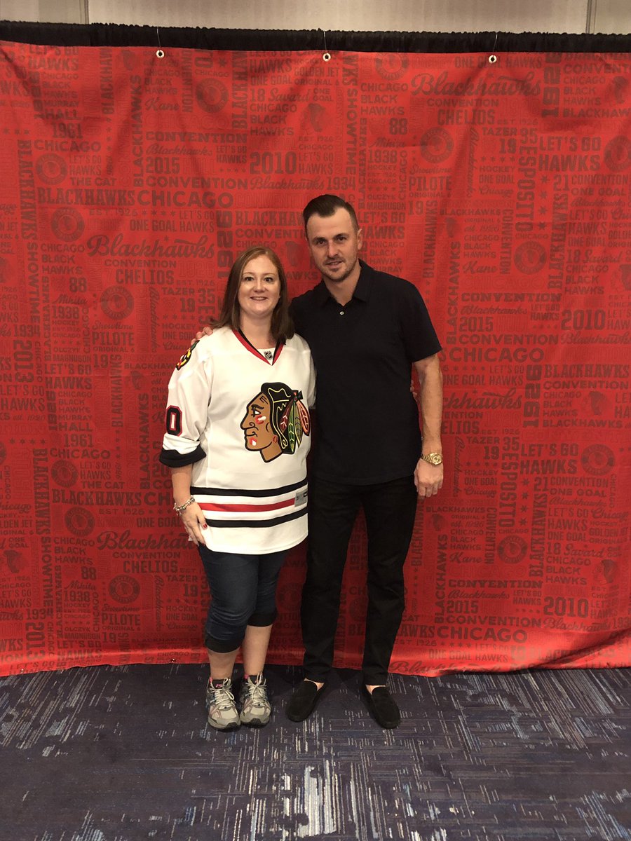 micheleh1227's tweet photo. So glad I got to meet @DaveBolland this weekend..it was great seeing you back in Chicago!  #BHC2019 https://t.co/0g4EHdkF6R