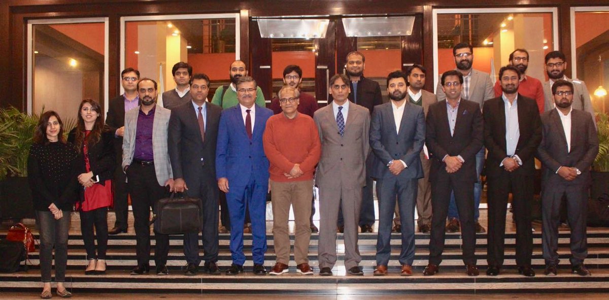 Consult360D's tweet image. Given the central role #leaders play as decision makers in the #workplace, it’s critical that they assess #employeebehavior fairly and accurately. #Explore360