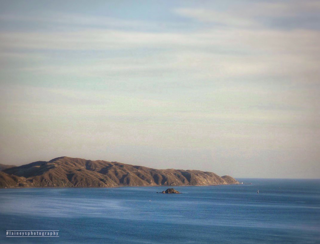 NZLainey's tweet photo. Into the distance ... #wellylive @WeatherWatchNZ https://t.co/mH7DLJ9UDo