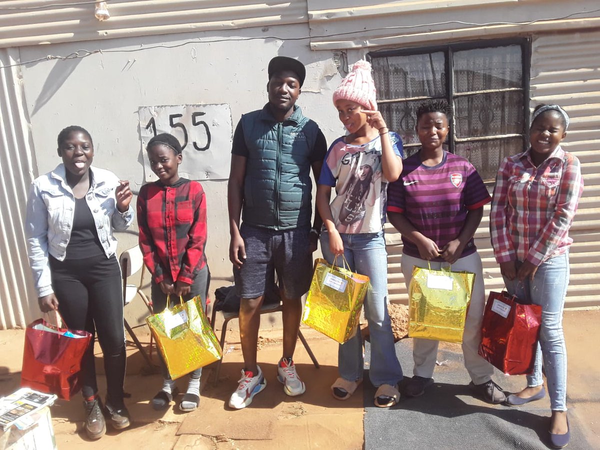 DandelionLahh's tweet photo. #5GirlProject ๐ป Another distribution done & dusted ๐ค Help us lend a helping hand and change young girls lives one pad at a time ๐๐ป #GetInvolved #donate #MondayMotivation #GirlsTalkZA #GirlsSupportGirls #DJSBU #charity #nonprofit #dandelionlahh https://t.co/jkxpmvVHTf