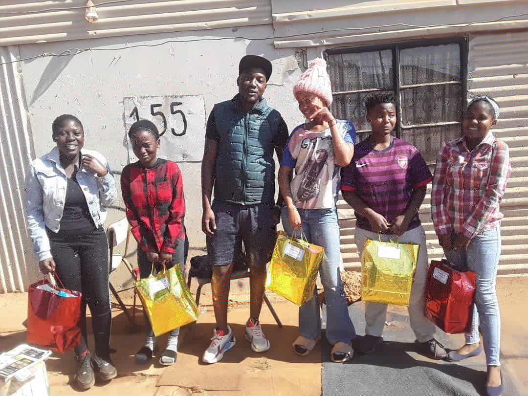 DandelionLahh's tweet photo. #5GirlProject ๐ป Another distribution done & dusted ๐ค Help us lend a helping hand and change young girls lives one pad at a time ๐๐ป #GetInvolved #donate #MondayMotivation #GirlsTalkZA #GirlsSupportGirls #DJSBU #charity #nonprofit #dandelionlahh https://t.co/jkxpmvVHTf