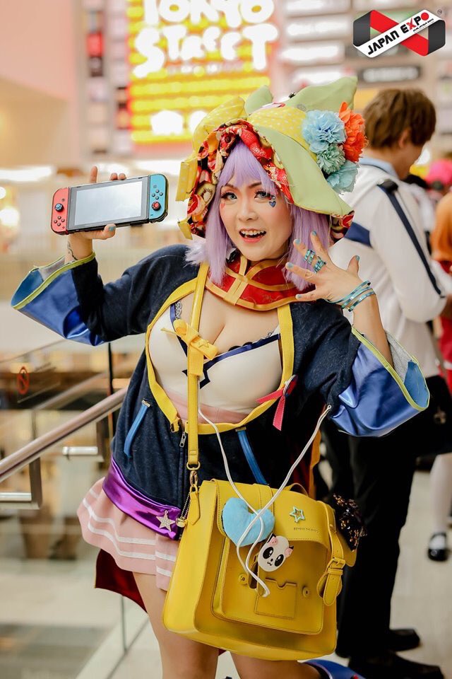Mitsume絵 コスプレしてくれました Yugana Senshi Uon 会場で画集を買ってくれた翌日に キャラの衣装を作って会場に来てくれたよ 10時間で作ったって すごいね Mitsume絵 コスプレしてくれました Yugana Senshi Uon 会場で画集を買ってくれた翌日に キャラの衣装を作って会場に来てくれたよ 10時間で作ったって すごいね