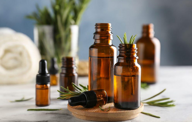 bigbasket_com's tweet photo. #DidYouKnow The most commonly sold beauty product in India is Hair Oil.
#bbBeauty #bbtrivia #IndianIndustry #HairOil #HairCare https://t.co/QXCDuo930E