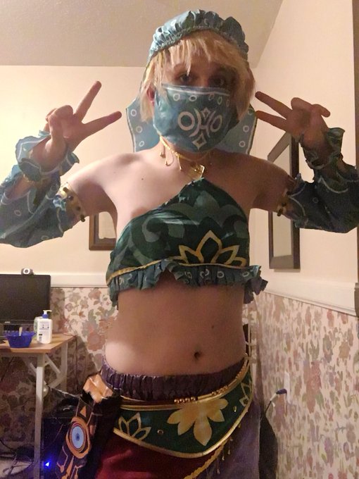 1 pic. When bisexuals don’t know what to do with their hands https://t.co/aFfCAiX2QC