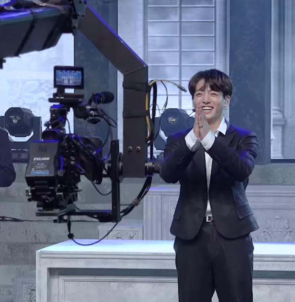 뷔까꿍 ♪ tweet media