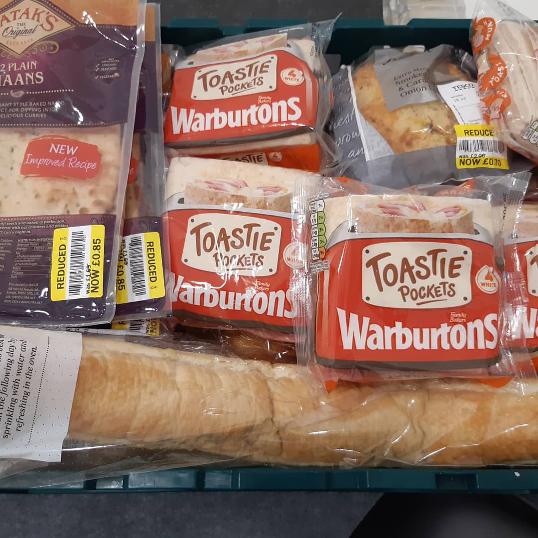 Eggstatic to receive an extra donation from <a href="/MarinaTesco/">Tesco Swansea Marina</a> this week.  All of this will be available from #Swansea #CommunityFridge between 1pm and 4pm today.  

#Abertawe #OergellGymunedol #ReduceReuseRecycle #feedbelliesnotbins