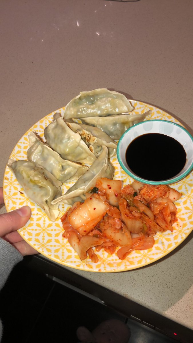 ikigaii's tweet photo. my food isn’t pretty but it tastes so nice hehe, not pictured is two chai lattes &amp; two pieces of bread 
intake: about 800 cals https://t.co/QFIbwTFyUN