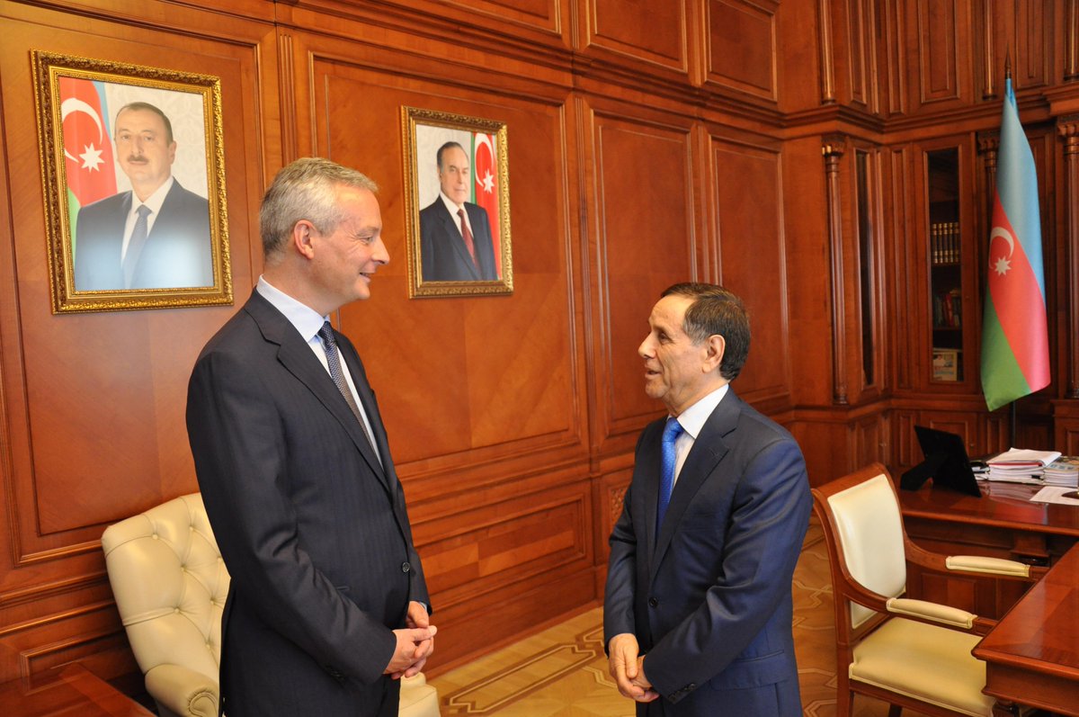 nkgovaz's tweet photo. Prime Minister of #Azerbaijan Novruz Mammadov decorated with Order of "Legion of Honour" by French President`s Decree

@NovruzMammadov   @BrunoLeMaire https://t.co/GoIpDMbErh