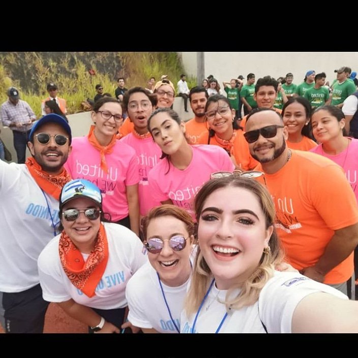 orlando07693355's tweet photo. Con MI equipo favorito
@viviannamenaa @mjmpaz @Renataespinal @JuanMiguelDiban
#Rosaranjaforever🎉🎉
#unitedwehelp https://t.co/1vnTMVBbuG