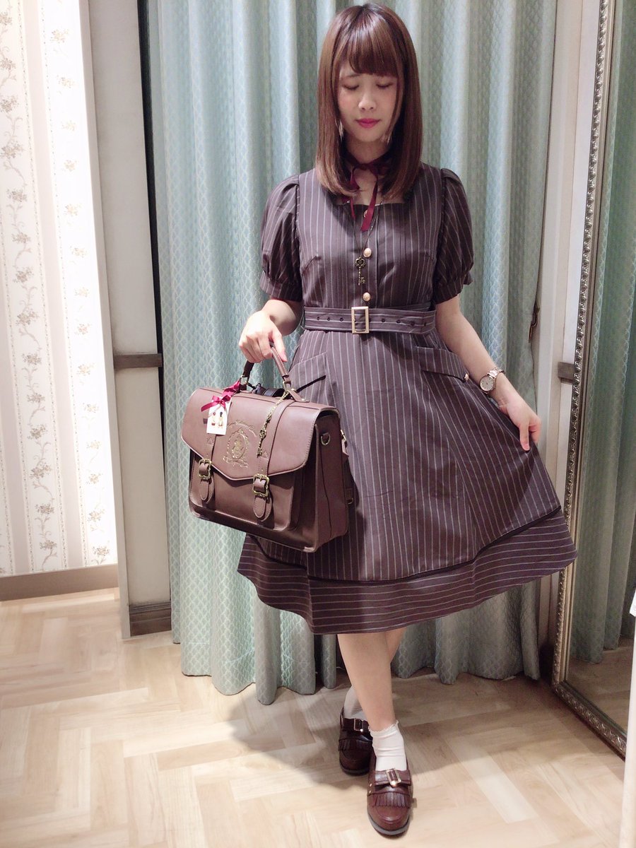 Amavel新宿店 در توییتر New ベルト付きパフスリーブワンピース 7 992 ブラウン ピンク ブラック シックなカラーで秋コーデが1枚で完成しますよ 女性らしいシルエットになり上品な着こなしに ベルトはリバーシブルでお使い頂けます Amavel アマベル T