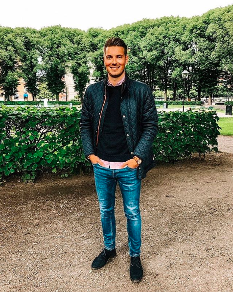 boksiapp's tweet photo. Meet the @boksiapp crew! ✨

#InsideTheBoksi continues... During this posting series we have introduced you to our wonderful team behind Boksi. 🧡 #boksiapp #InfuencerMarketing

Only a few more to go... Next up is Robert! 🥰

See the full introduction: https://t.co/GfXHgdKeQ9 https://t.co/zacYwfIvqW