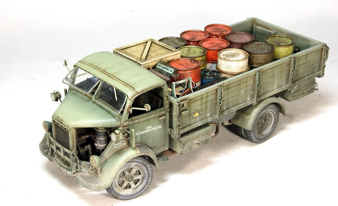 MiniArt 35592 WWII 12 USA Army Military 55 Gal Fuel Drums Plastic Model Kit 1 35 for sale online 