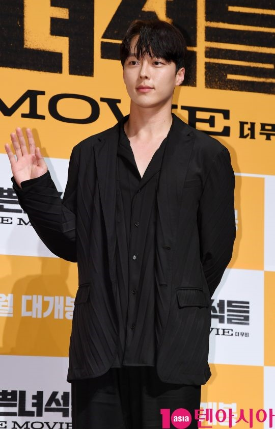 annejjangki's tweet image. &quot;My character Ko Yooseong has 70 to 80 percent action. I studied posture for 2 mo in action school. It was different from the previous action - Jang Kiyong.
naver.me/5XkPEngd
#장기용 #jangkiyong #BadGuysTheMovie