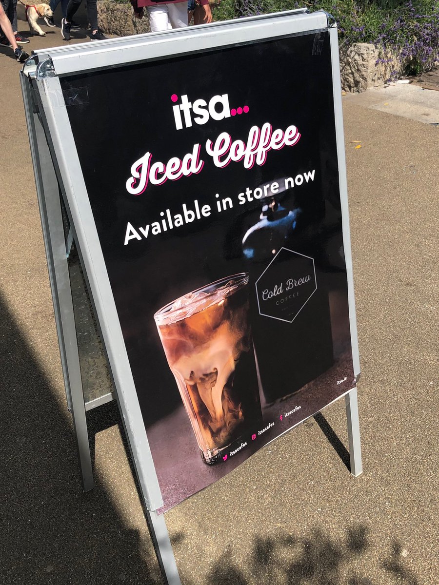 ItsaCafes's tweet image. Ice cold in Dun Laoghaire! 
#icedcoffee #cloudpicker #cloudpickercoffee #icedlatte #sunshine #warm #summer #Monday #MondayMotivation #arnotts #dublincoffee #specialtycoffee #DunLaoghaire