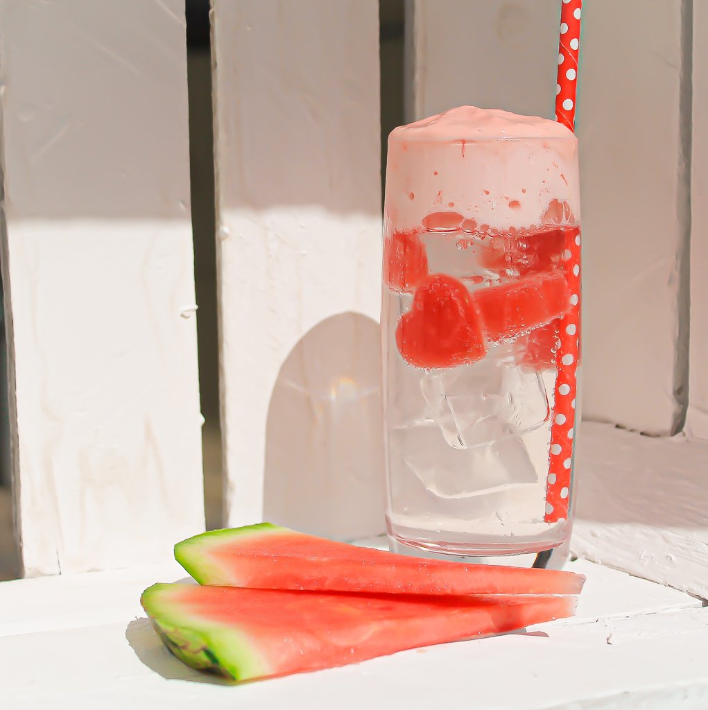bryk_bar's tweet photo. Summer is the perfect time to expand your Gin &amp; Tonic horizons...
•
•
@No3Gin / @schweppes_de Tonic Water and a watermelon foam - made of freshly squeezed watermelon juice 🍉🍉🍉
•
•
#brykbar #londonno3gin #berlin #prenzlauerberg #watermelon #gintonic #schweppes https://t.co/v96A4ZjfZn