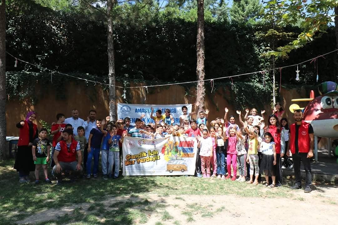 “GENÇLİK İÇİN HER YERDEYİZ” Amasya Mobil Gençlik Merkezi Projemizin 25.Durağı Amasya Akşemsettin Camii oldu.
#GSBGM 
#GSBAmasyaGençlikMerkezi
#GençlikİçinHerYerdeyiz
#MobilGençlikMerkezi
#MerkezimHerYerde
#MerkezimdeBuYaz
#GönüllülükYılı
#AmasyaGençlikMerkeziGençlikveSporKulübü