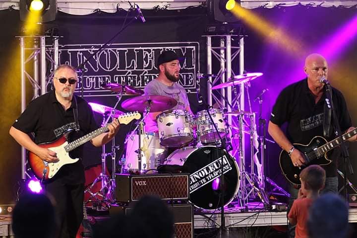 [RETOUR EN VIDEO]
MUSIQUE EN CREPUSCULE
LINOLEUM du Vendredi 26 Juillet

facebook.com/crepusculeBD/v…