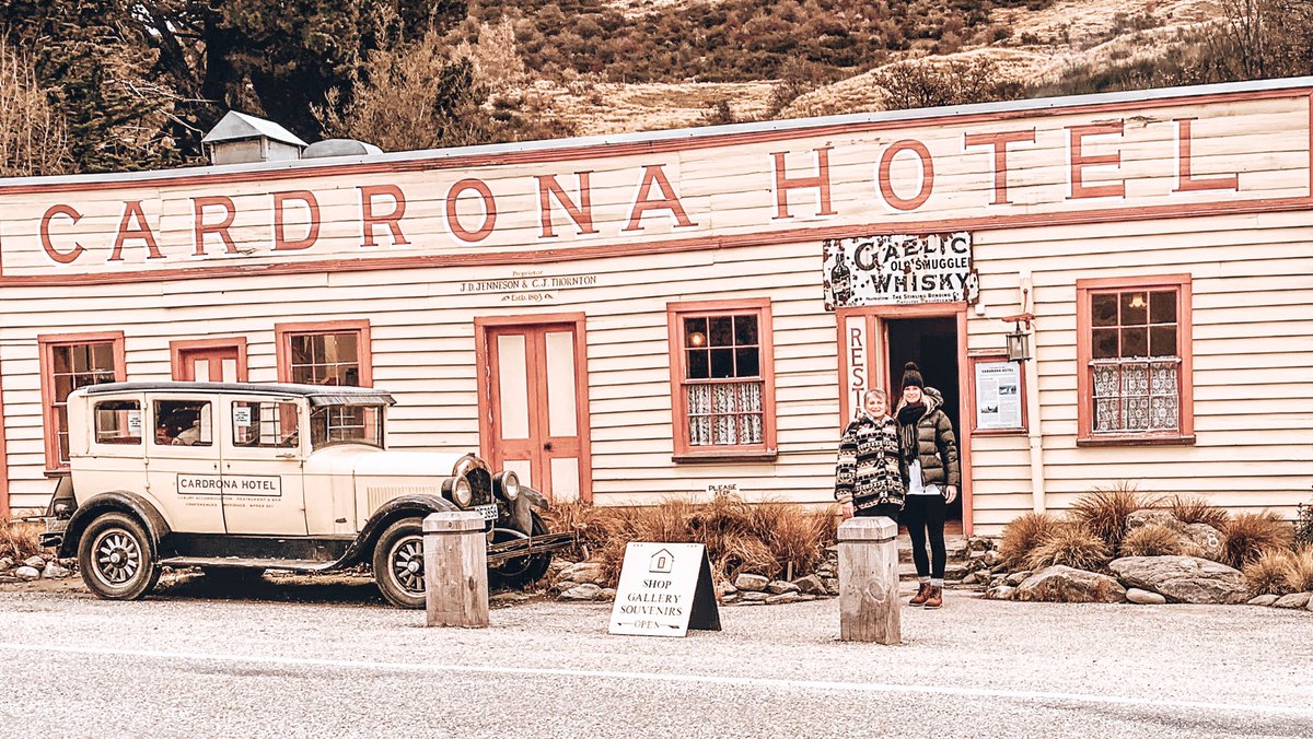 Afven2's tweet photo. Finally made it to one of New Zealand’s #oldest and most #iconic hotels, #CardronaHotel. They say it’s one of the most photographed buildings in the country 🏨 https://t.co/sLcYbdE016