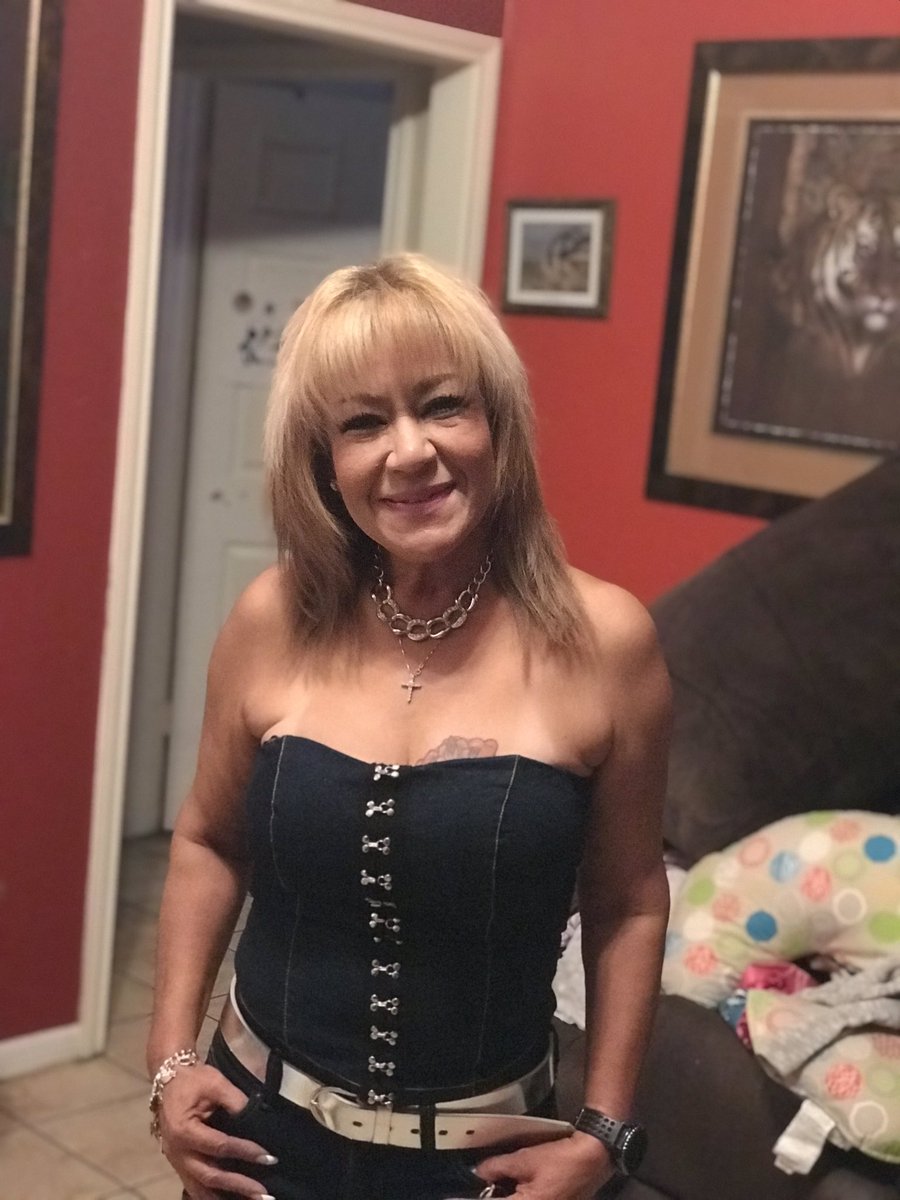 TxDominick's tweet photo. Mi corazón, justo aquí, no es su cumpleaños ni el día de su madre, pero a veces tengo que mostrarles cuánto los amas y lo que significan para ellos te amo ❤️ https://t.co/TwnlmU16iY