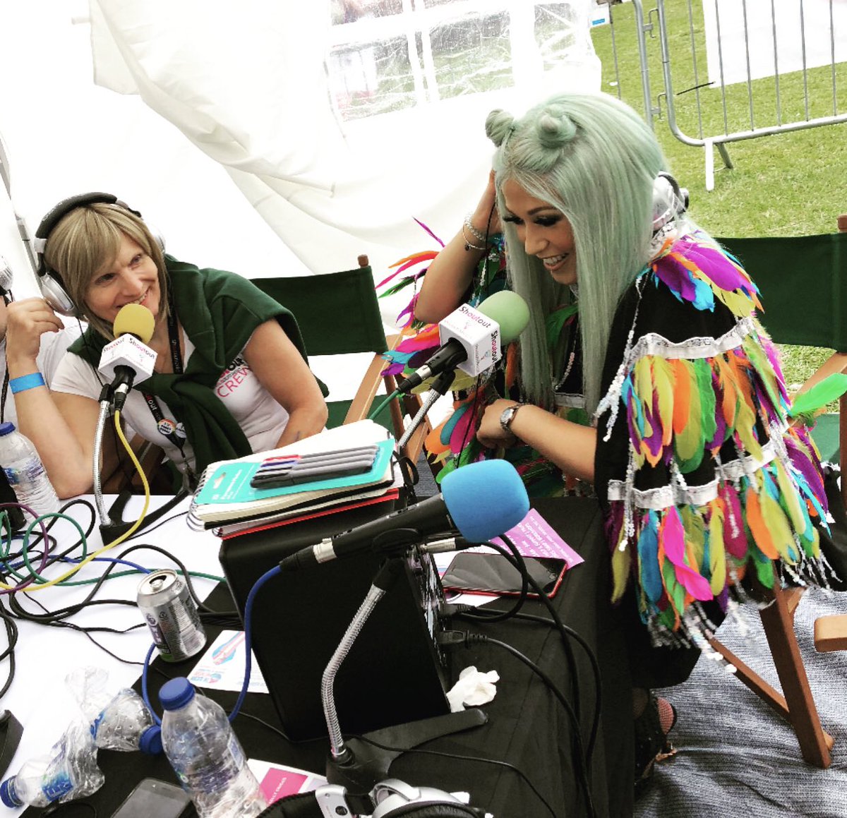 📻🎧🏳️‍🌈 It was an absolute pleasure to meet and talk with the lovely <a href="/AmeliaLilyOffic/">Amelia Lily</a> at WSM 2019 Pride. You put on an amazing performance &amp; made us all smile during your interview with @ShoutOut_Radio <a href="/wavewsm/">Wave Community Radio</a> Good luck with all the exciting things you have coming up this year!