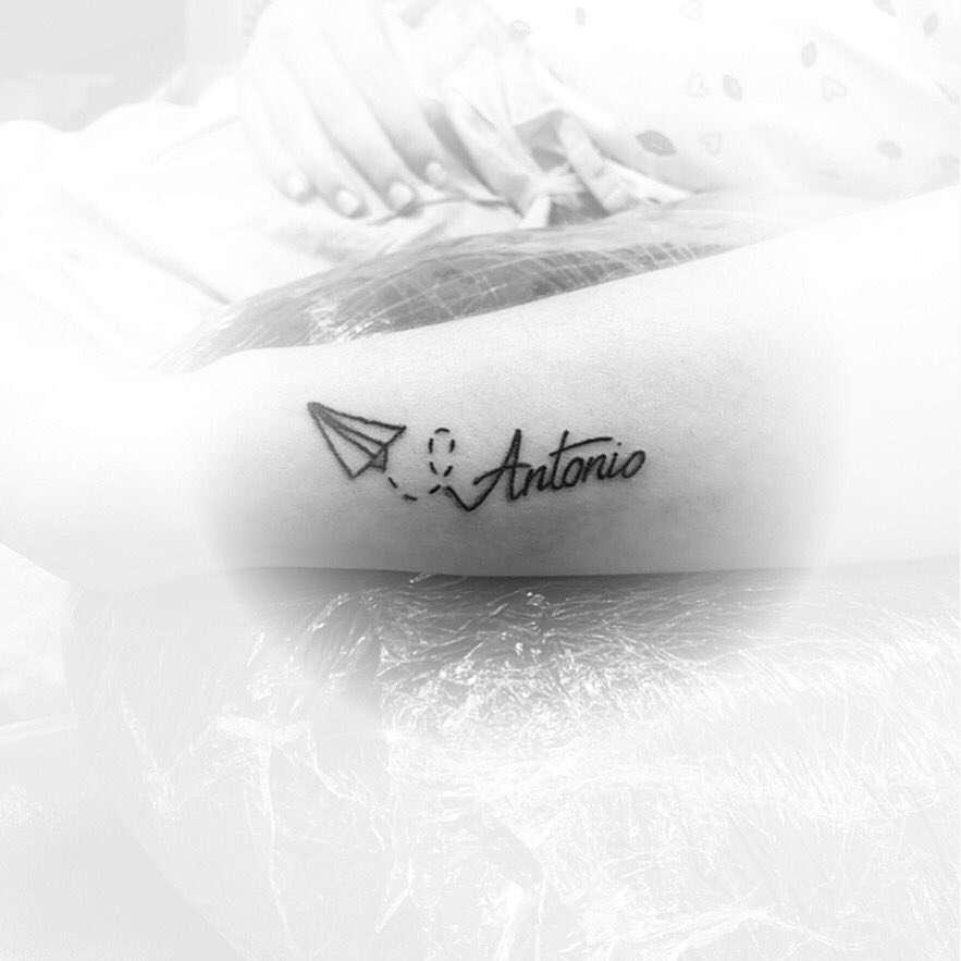 Pintxo Tattoo on X: "for him tattoo avión de papel #pintxotattoo #tatuaje #tattoo #piercing #pendientes #dibujostattoo #tatuador #tatuagi #logroño #larioja #sanjuan #comercios #amazingbodyjewelry #joyas #joyeria #abj #tatuaggio #tatuage #tattoostudio ...