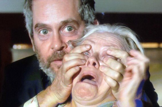 Ik: Sco pa tu manaa proberen te negeren.
Twitter: