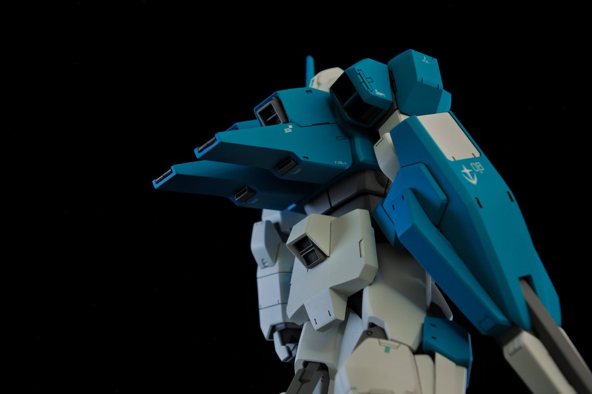 lycorisdoom13's tweet photo. 《ガンダムEz8 ガナーブルゾン》完成しました！
ずっと考えていた「自分がガンプラバトルで使用するなら」というテーマと「海老川兼武版Ez8」というイメージをベースに、主にAGE系連邦MSの意匠を盛り込み、可能な限りEz8本来のパーツを軸に改修しています。 https://t.co/F2NwKmstEU
