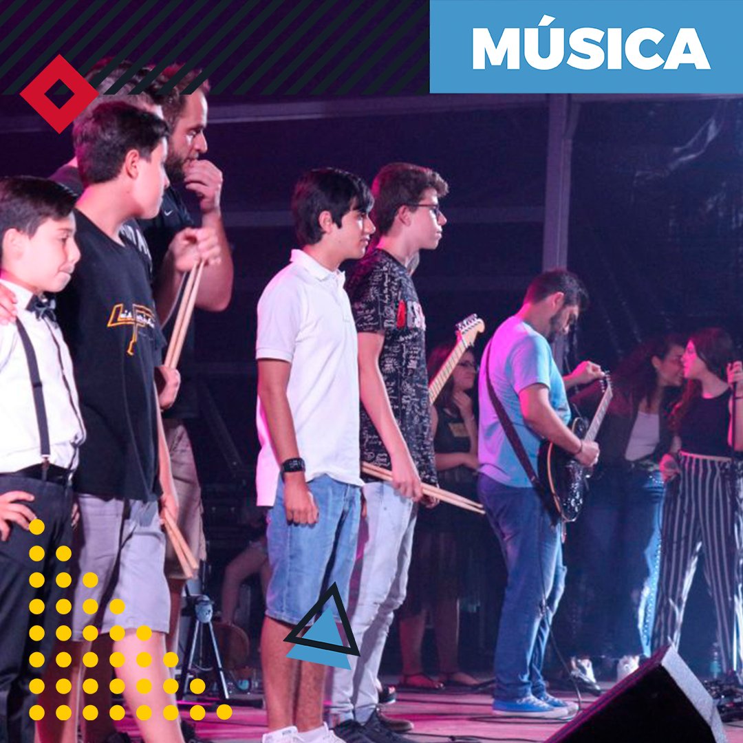 viladocondefest's tweet photo. A música não parou durante todos os dias do Festival e este foi um momento eletrizante com Eletric Dream – Powered by Escola de Música da Vila!!! 🙌🏼 

#eletricdream #viladoconde #viladocondefest #escolademusica #viladocondefest2019 #vcf2019 #música #festivaleiro #festival https://t.co/dd2ztvzJgK