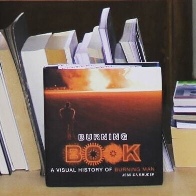 Our little selection of #summer readings 📚⛱
(with a coded message)
.
.
Burning Book / Jessica Bruder
<a href="/jessbruder/">Jessica Bruder</a>
<a href="/GalleryBooks/">Gallery Books</a>
.
. ift.tt/2K3J2zf