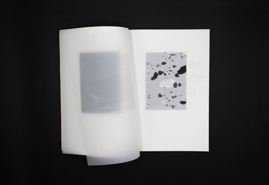 "Une litanie d’images, des aplats de noir plus ou moins chargés d’encre, un rendu parfois aléatoire, des recherches systématiques sur les strates et sur la dégénérescence, sur les détériorations successives permises par les photocopieurs." strabic.fr/A-propos-d-OX