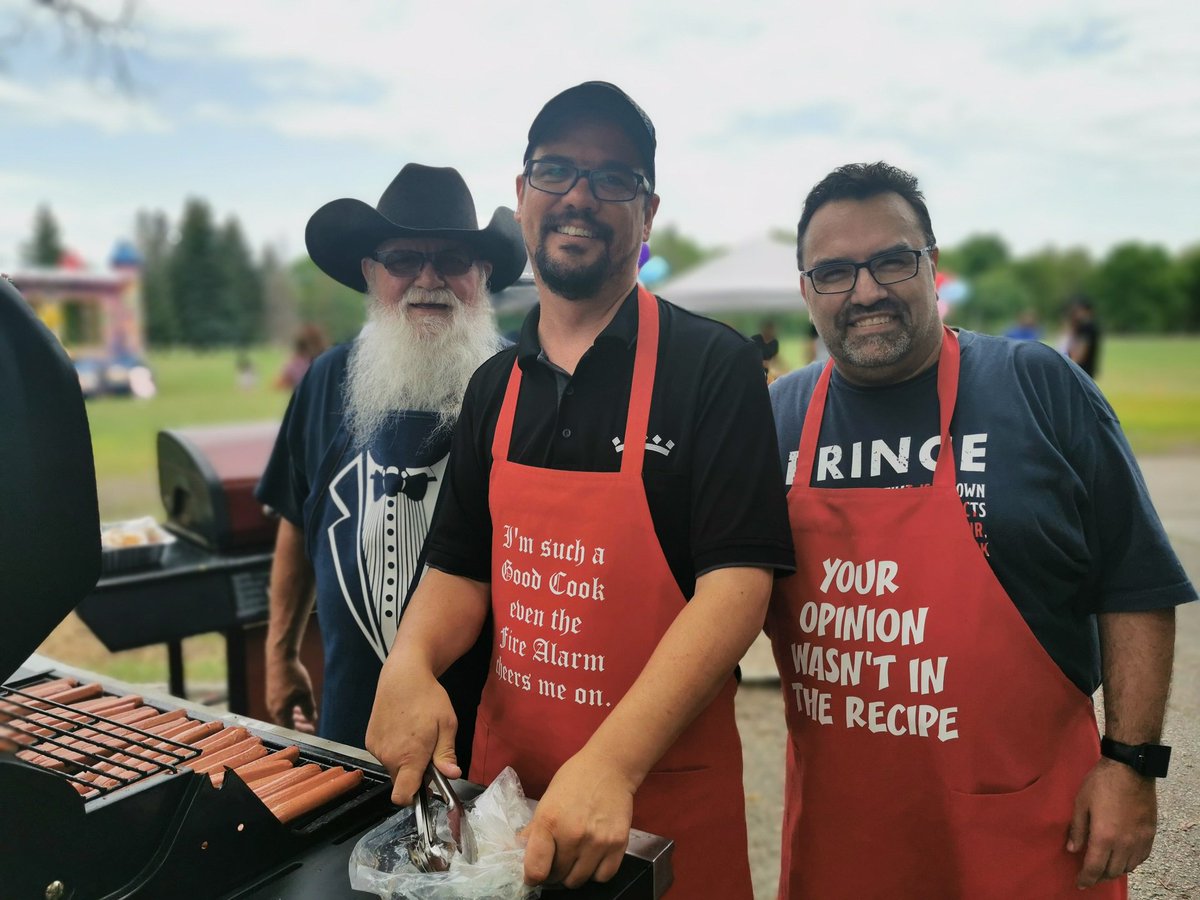 crownwinnipeg's tweet photo. On Sunday our CROWN family enjoyed a fun-filled BBQ! We were happy to see everyone's smiling faces on such a beautiful day! π
#CROWNAutoGroup #CROWNPicnic https://t.co/LO6Ij1EkPN