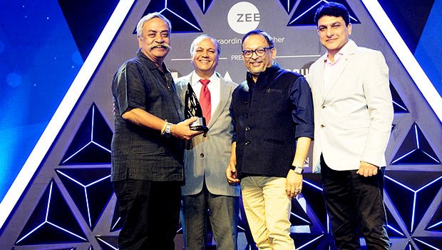Incredibly proud to have Piyush Pandey, our Chief Creative Officer, Worldwide named Creative Agency Leader of the Year by the International Advertising Association. Bravo Piyush! 

Read more about the #IAALeadershipAwards 2019, here: bit.ly/2K2RfUf