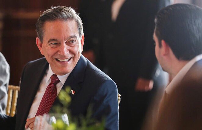 NitoCortizo's tweet photo. Para iniciar la semana, me reuní con todos los ministros de Estado, con el fin de actualizarnos en los avances de cada ministerio y conocer cómo va la gestión de cada uno. En el #BuenGobierno trabajamos en equipo para servir a Panamá. https://t.co/Nz7RwpJg58