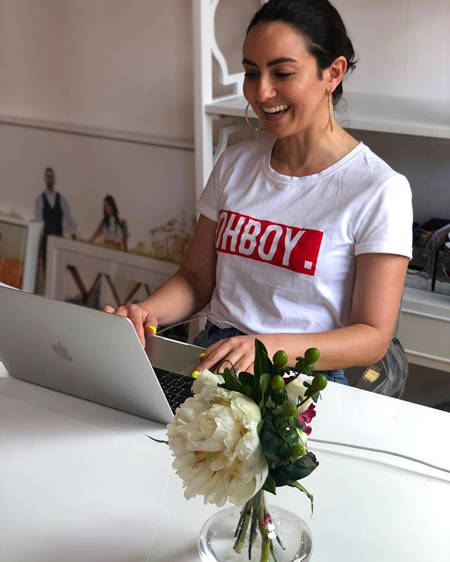 ciampacreative's tweet photo. Renessa must have been on a really exciting video call! Photo by @elanie.design and flowers by @market_floral_studio https://t.co/biMjj9p5m2 https://t.co/fpmDy6SF4B