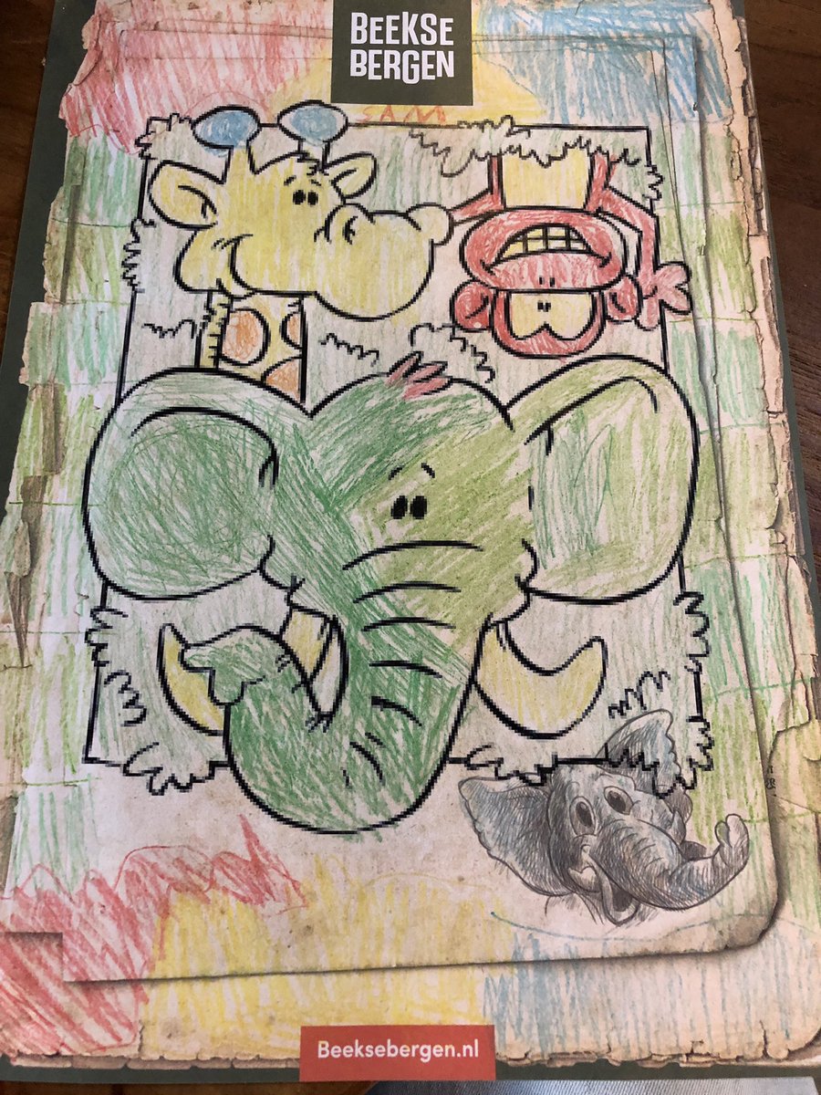 JoshuaKnol's tweet image. Ik zeg niet waar ik ben. 😉 Maar wat heerlijk om een kind te hebben dat buiten de lijntjes kleurt. Niet in hokjes denken. #ZoVaderZoZoon Ik hou daar van. 😍😍