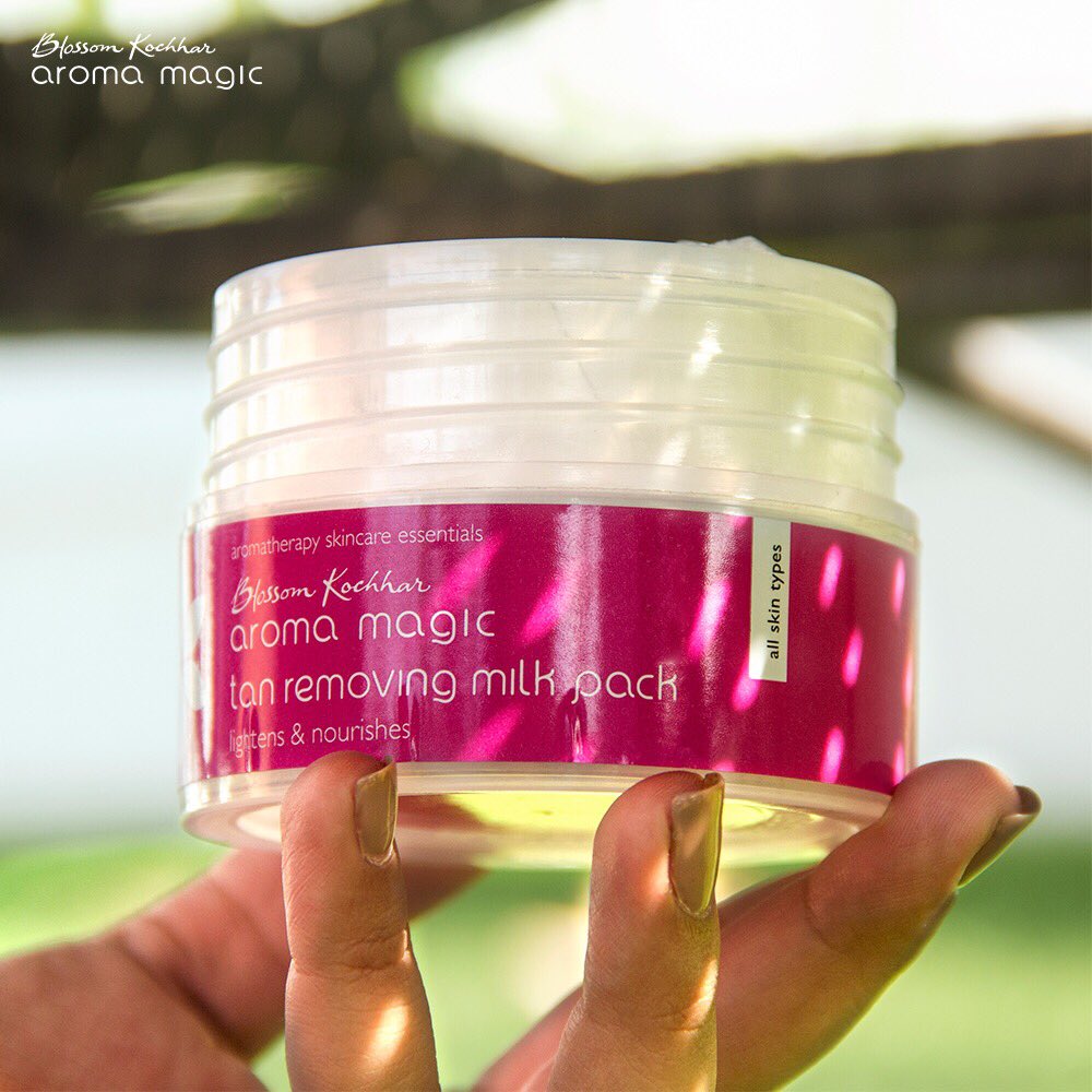 AromaMagicIndia's tweet photo. Unveil glowing, radiant skin even after spending quality time in the sun, with our terrific Tan Removing Milk Pack!
.
.
.
#AromaMagic #AromaLove
#EarthToBottle #BlossomIsAwesome #BlossomKochhar #NaturalGoodness #Nature #Pure #Skincare #milkpack #pure #natural https://t.co/wL2TqO532a