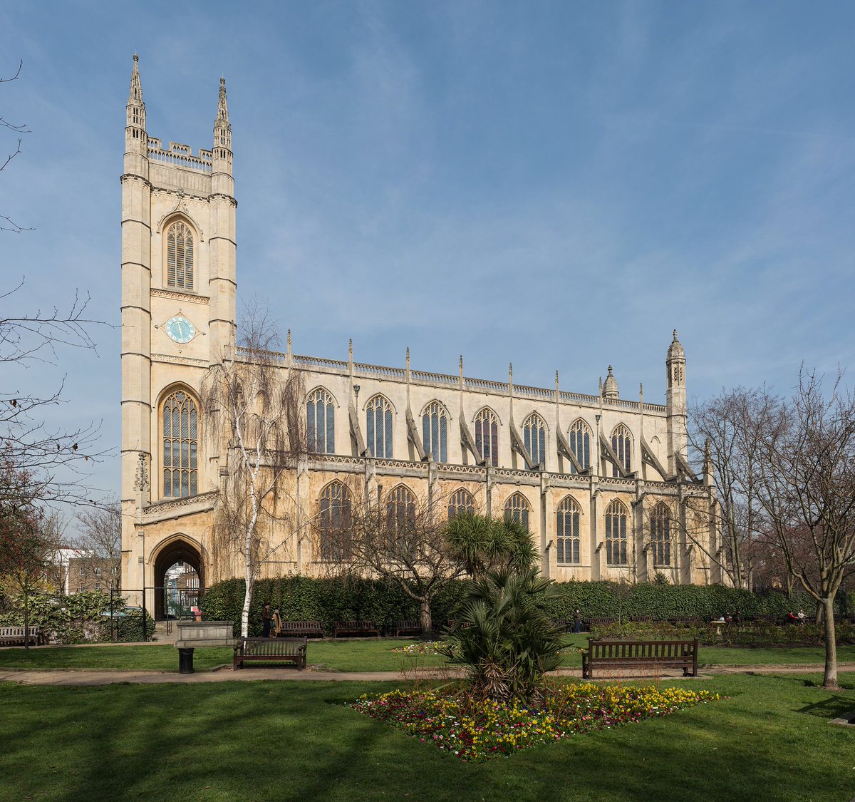 ChelseaRemembe1's tweet photo. St Luke’s Church in Sydney Street, Chelsea is little changed since it was built in the 1800’s. It has featured in Captain America: Civil War and the 1996 remake of 101 Dalmatian. Charles Dickens was also married there. https://t.co/mZOVWhjnfC