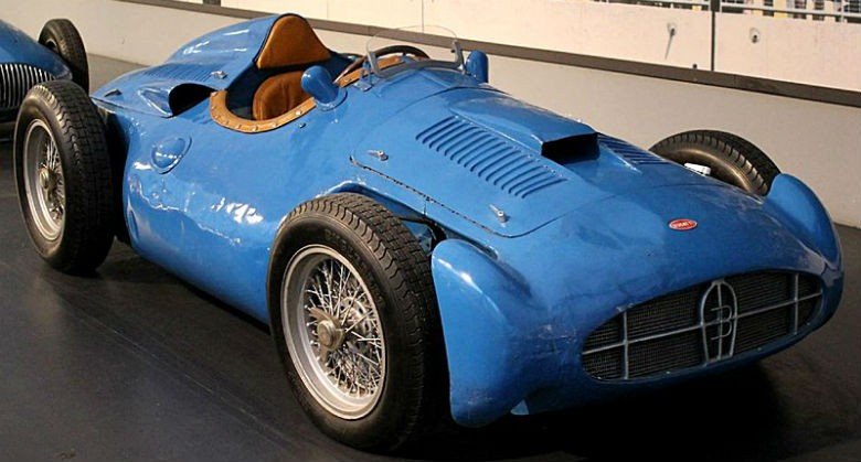 Bugatti T251
#1950sGPCars #1950sMotorRacing #Bugatti #ClassicMotorRacing #MotorRacing
carsmotorbikes.com/2018/11/bugatt…